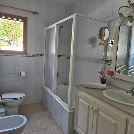 Familiar Con Piscina Privada En Calan Blanes Hébergement de vacances *