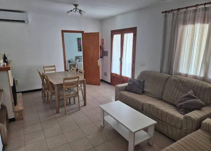 Samba Confort Y Piscina Privada En Menorca בית נופש קאלה אן בלאנס