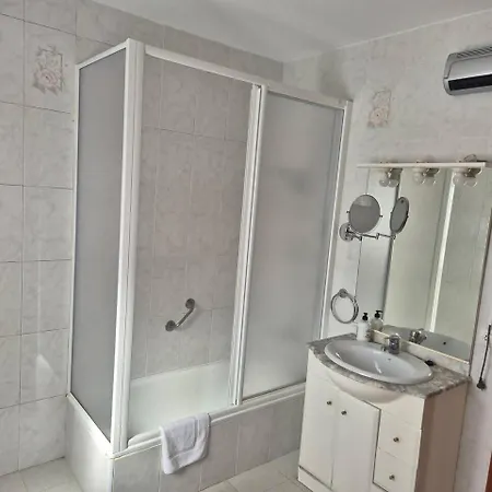 Casa de Férias Villa Familiar Con Piscina Privada En Calan Blanes Cala'N Blanes (Menorca)